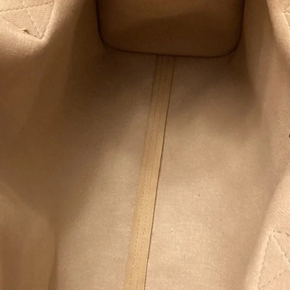 DOONEY & BOURKE BLACK & TAN SHOULDER BAG. VERY CLEAN! ALMOST LIKE NEW - Picture 8 of 15